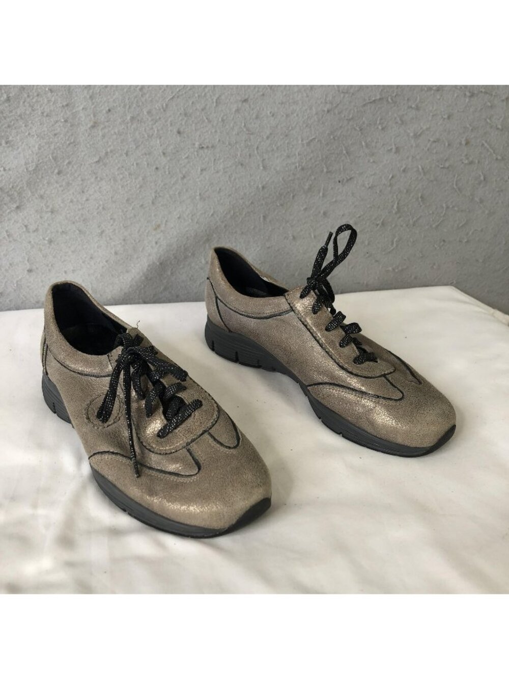 Mephisto Runoff Shoes Womens Size 7 Beige Leather Lace Up Walking Comfort Casual